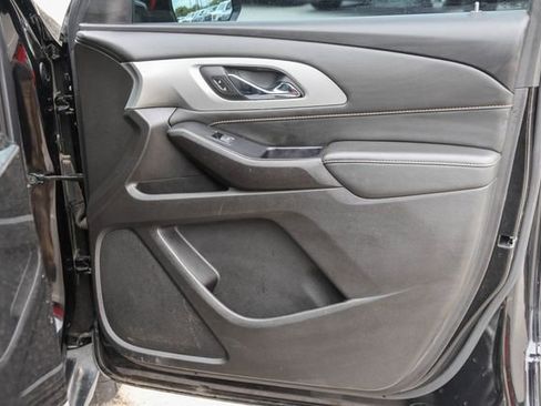 Used 2021 Chevrolet Traverse LS FWD image 14