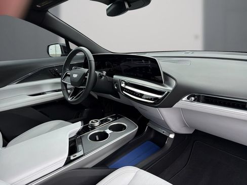 Certified 2024 Cadillac Lyriq Sport RWD image 15