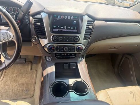 Used 2016 Chevrolet Suburban LT w/ Luxury Package RWD image 14