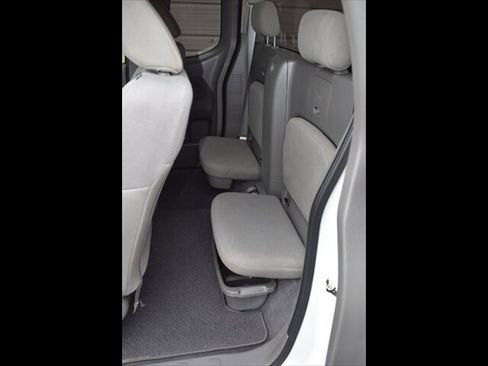 Used 2019 Nissan Frontier S image 20