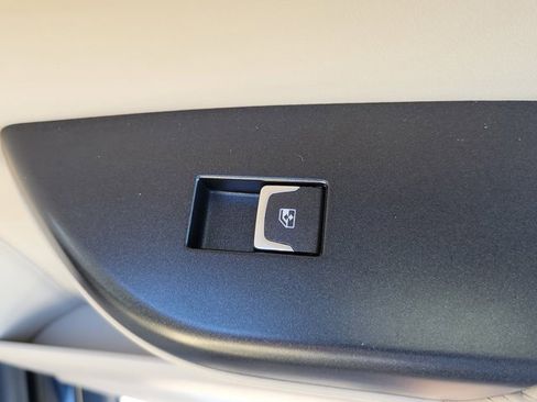 Used 2015 Cadillac SRX Luxury w/ Driver Awareness Package image 12