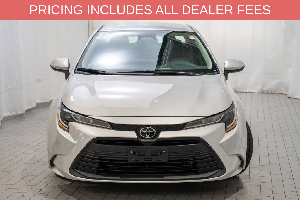 Used 2024 Toyota Corolla LE FWD image 2