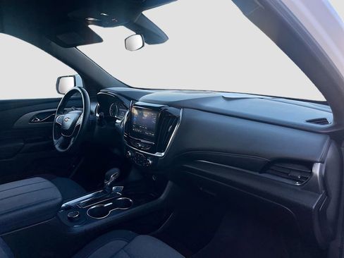 Used 2023 Chevrolet Traverse LT image 30