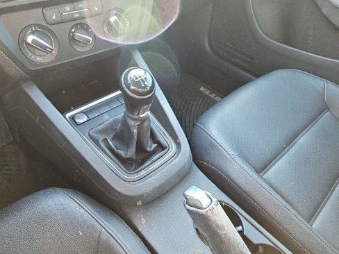 Used 2017 Volkswagen Jetta SE image 11