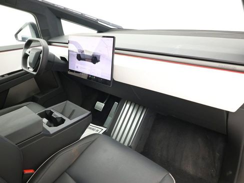Used 2024 Tesla Cybertruck AWD Crew Cab image 29