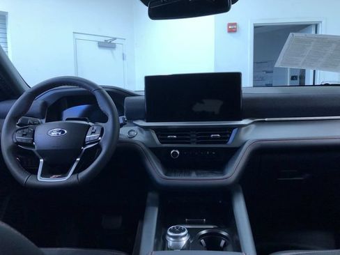 Used 2025 Ford Explorer ST w/ Sun And Sound Package AWD/4WD image 18