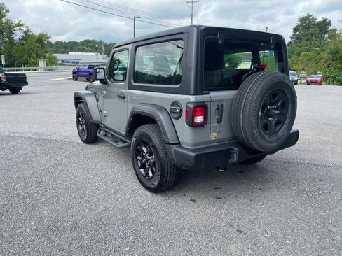 Used 2022 Jeep Wrangler Sport AWD/4WD image 5