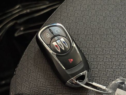 Used 2025 Buick Encore GX Preferred FWD image 23