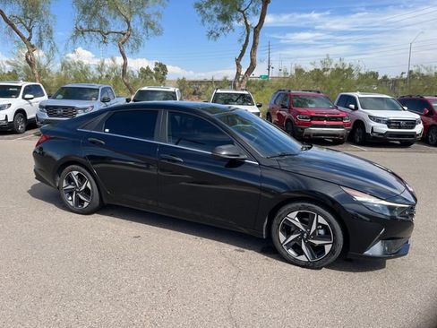 Used 2023 Hyundai Elantra Limited FWD image 6