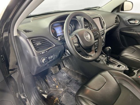 Used 2022 Jeep Cherokee Trailhawk w/ Sun, Sound & Nav Group image 9