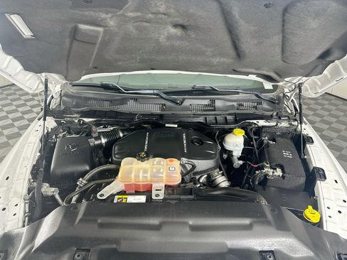 Used 2019 RAM 1500 Tradesman w/ Chrome Appearance Group RWD image 31