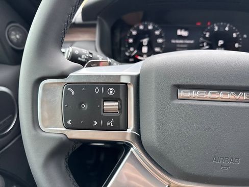 New 2025 Land Rover Discovery Dynamic SE image 20