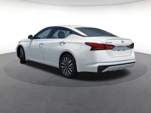 New 2025 Nissan Altima 2.5 SV image 3
