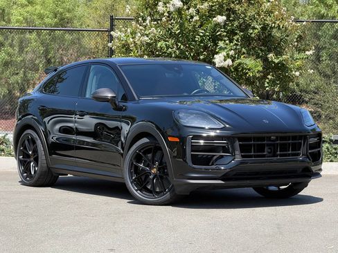 Certified 2024 Porsche Cayenne Turbo GT AWD/4WD image 9