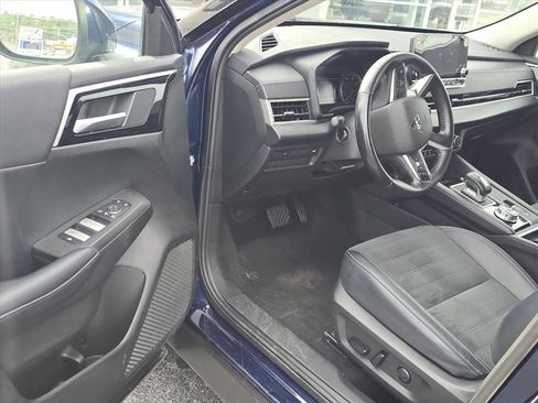 Used 2024 Mitsubishi Outlander SE image 7