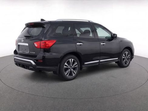Used 2019 Nissan Pathfinder Platinum FWD image 4
