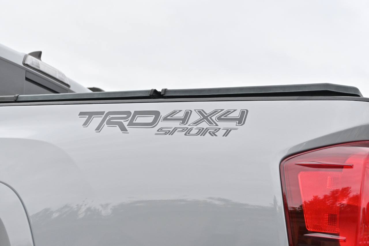 Used 2018 Toyota Tacoma TRD Sport w/ Technology Package AWD/4WD image 11