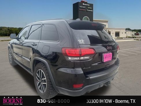 Used 2021 Jeep Grand Cherokee Trailhawk w/ Trailhawk Luxury Group AWD/4WD image 9