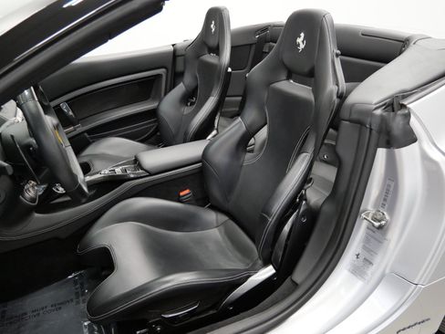 Used 2011 Ferrari California RWD image 24