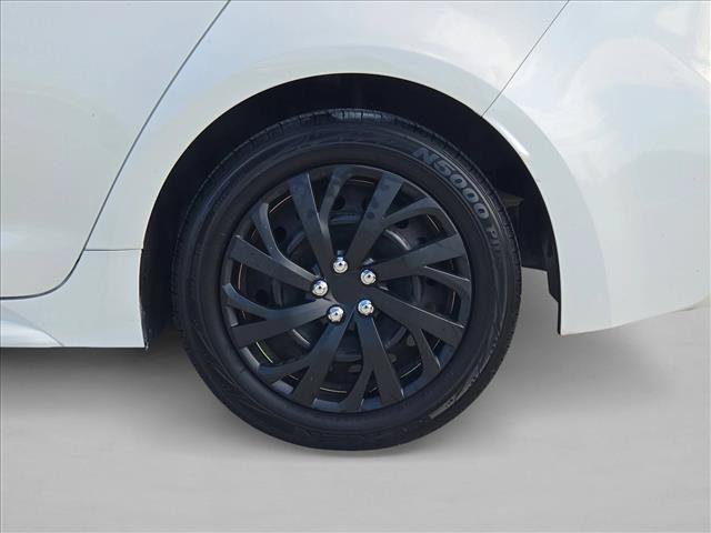 Used 2021 Toyota Corolla LE FWD image 21