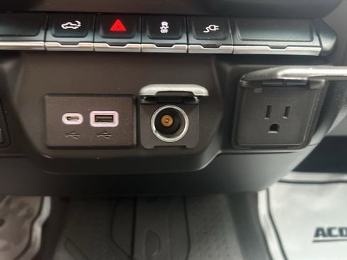 Used 2023 Chevrolet Silverado 2500 Custom w/ Custom Convenience Package image 23