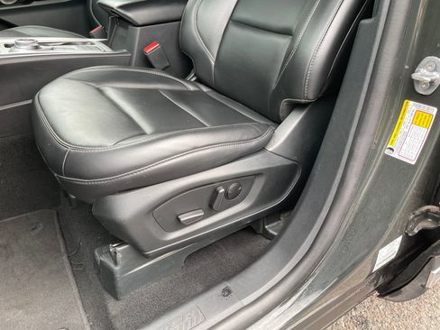 Used 2024 Ford Explorer XLT w/ Equipment Group 202A image 14