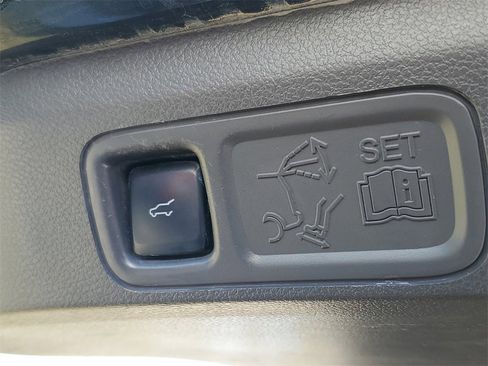 Used 2019 Ford Expedition Limited w/ Equipment Group 302A image 8