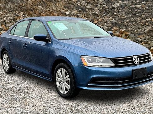 Used 2017 Volkswagen Jetta S w/ Jetta S Cold Weather Package image 8