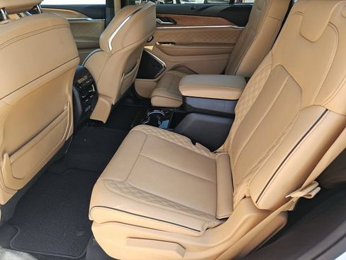 Used 2023 Jeep Grand Cherokee L Summit AWD/4WD image 16