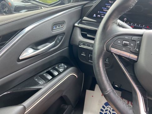 Used 2024 Cadillac Escalade ESV Sport w/ LPO, ONYX Package AWD/4WD image 18