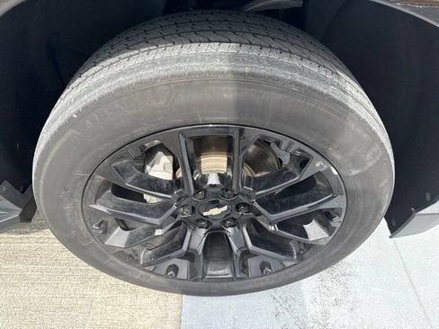 Used 2023 Chevrolet Tahoe Premier AWD/4WD image 21
