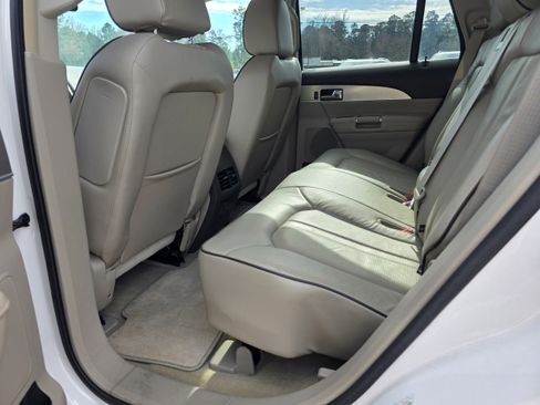 Used 2013 Lincoln MKX FWD image 13