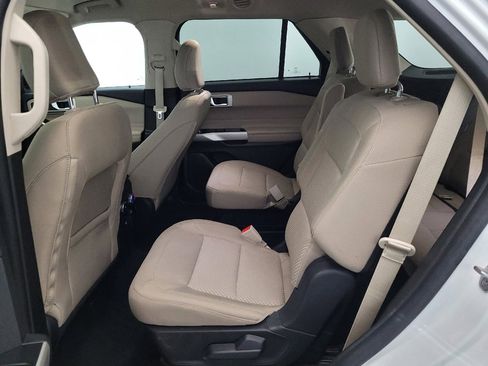 Used 2022 Ford Explorer XLT AWD/4WD image 18