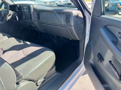 Used 2005 Chevrolet Silverado 1500 W/T image 17