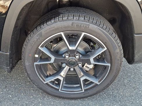 New 2026 Jeep Cherokee Overland image 5