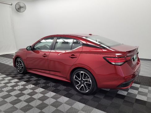 Used 2025 Nissan Sentra SR FWD image 3