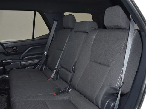 Used 2025 Toyota 4Runner SR5 AWD/4WD image 28