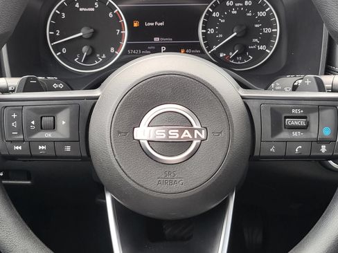 Used 2024 Nissan Rogue SV AWD/4WD image 30