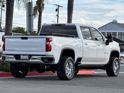 Used 2024 Chevrolet Silverado 2500 LT w/ Convenience Package image 8