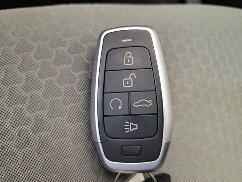 Used 2019 Ford Escape SE AWD/4WD image 32