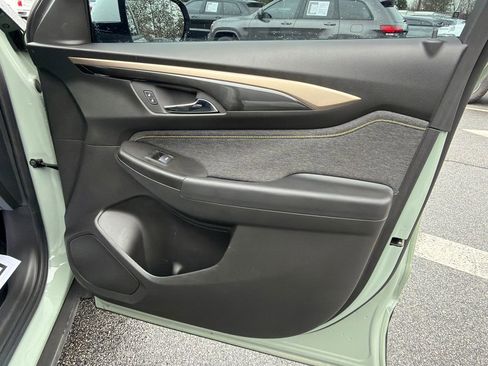 Used 2024 Chevrolet TrailBlazer ACTIV w/ Driver Confidence Package FWD image 14