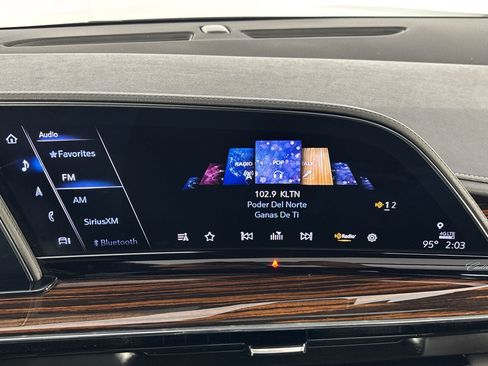 Used 2022 Cadillac Escalade Premium Luxury w/ Performance Package AWD/4WD image 22