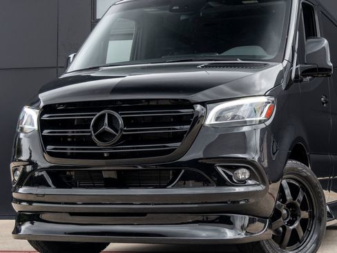 Used 2020 Mercedes-Benz Sprinter 2500 image 3