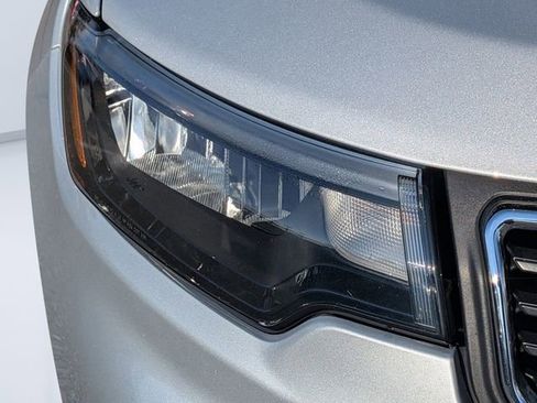 Used 2024 Jeep Compass Latitude image 9