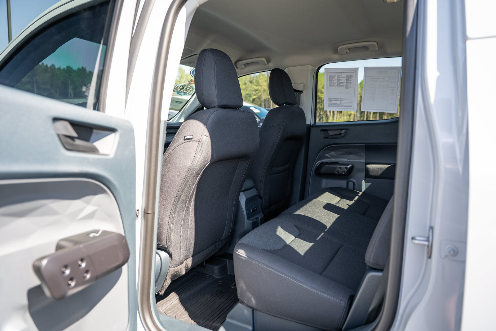 Certified 2025 Ford Maverick XL FWD image 17
