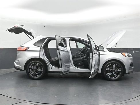 Certified 2019 Ford Edge ST w/ Convenience Package image 59