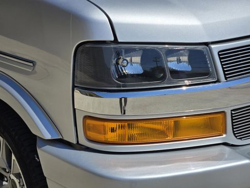 Used 2023 Chevrolet Express 2500 image 36