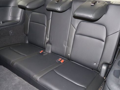 Used 2024 Nissan Pathfinder SL w/ Lighting Package (N92) FWD image 6