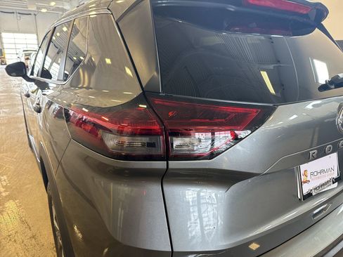 Used 2025 Nissan Rogue S image 29