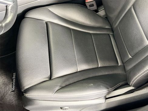 Used 2020 Mercedes-Benz GLC 300 4MATIC image 19